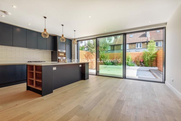 House Vectis Road in London