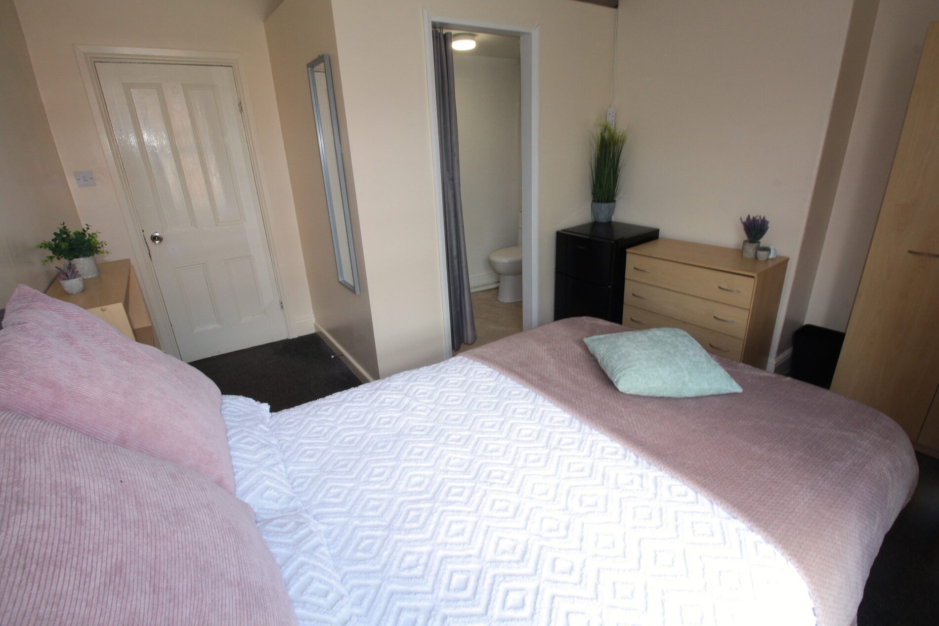 Room Hampton Street in Lincoln