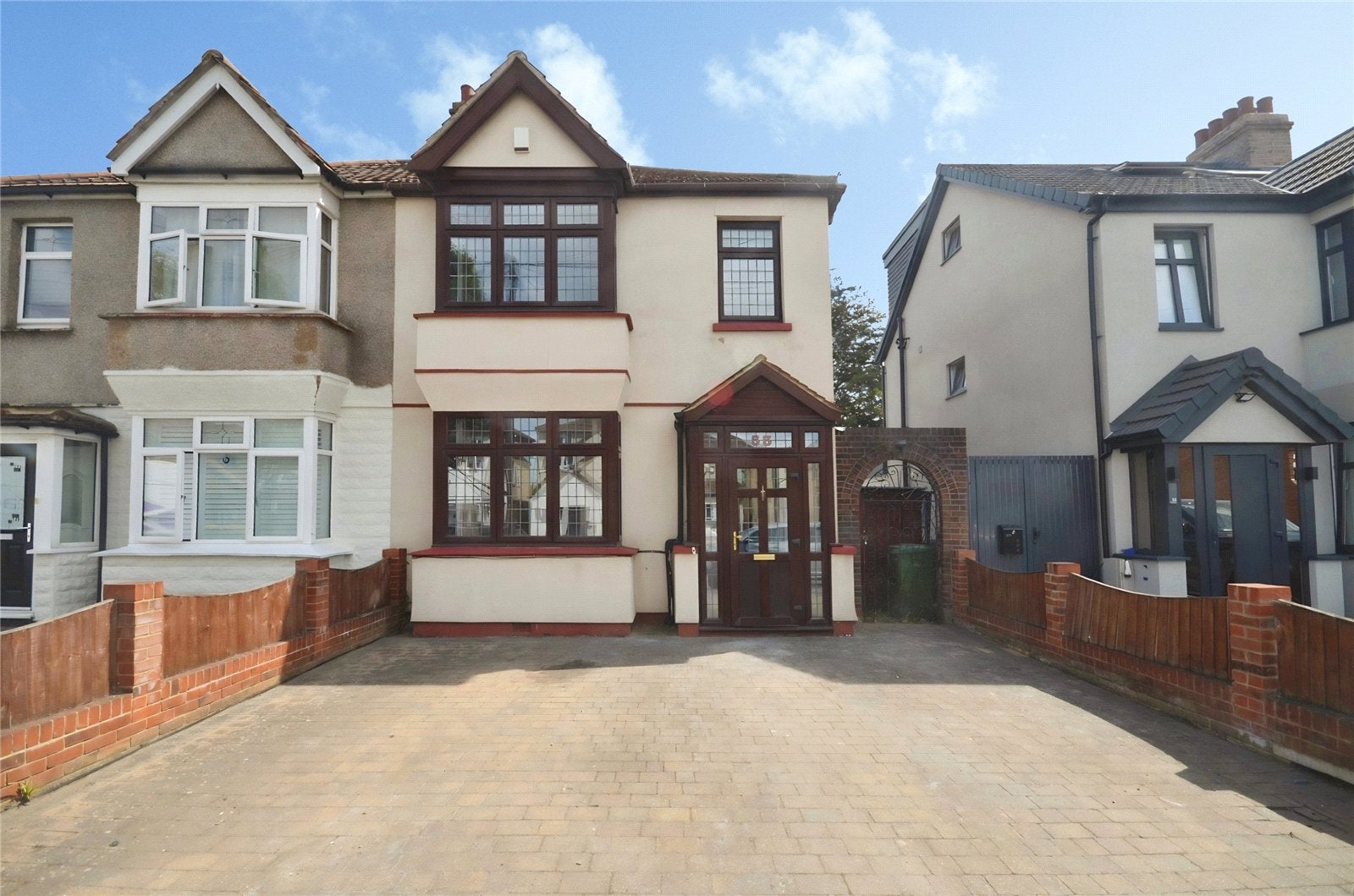 House Grenfell Avenue in Greater London