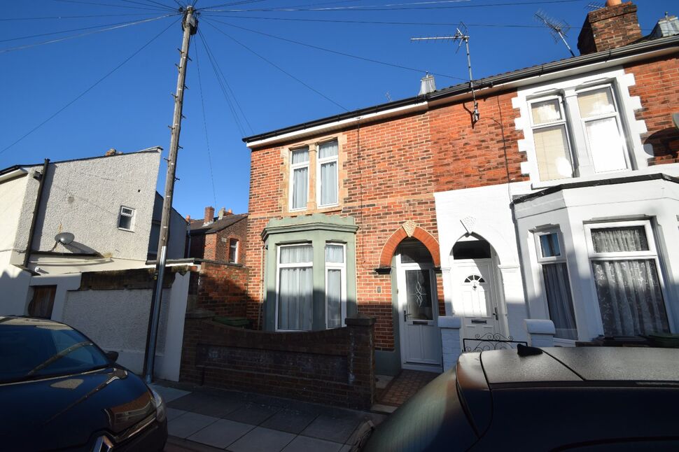 Flat Walmer Road in Portsmouth