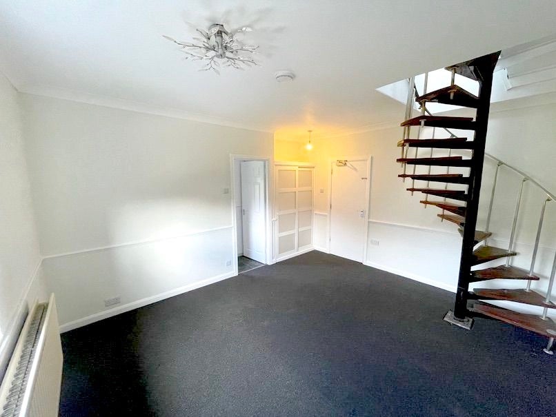 Flat Stradbroke Drive in Sheffield