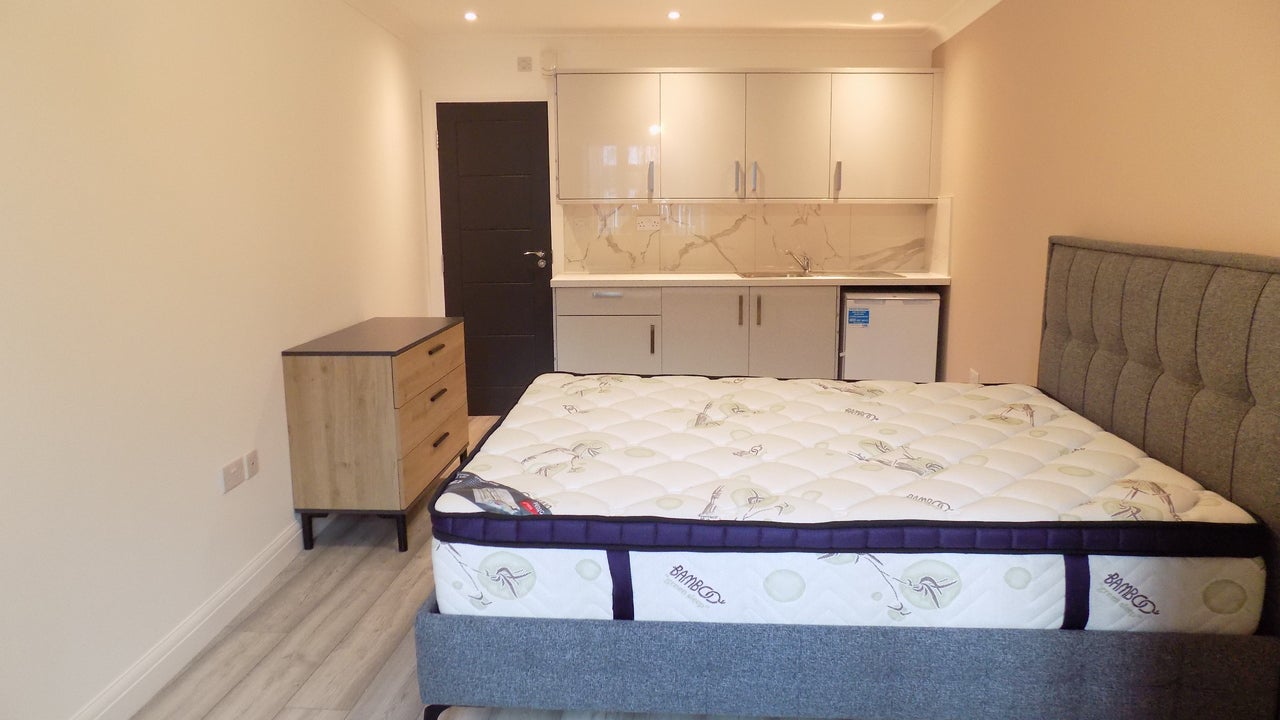 Room Meyrick Avenue in Luton