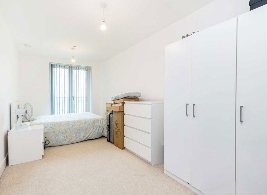 Flat Westferry Circus in Greater London