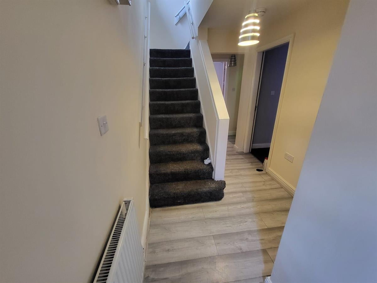 House Dereton Close in Brierley Hill
