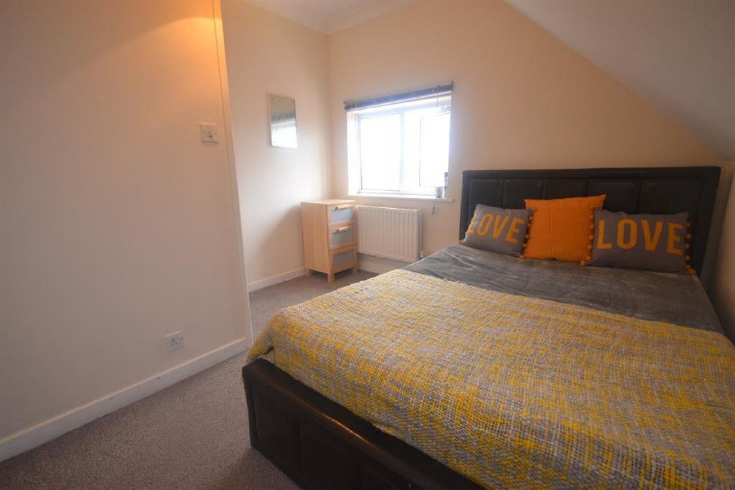 Flat School Terrace in Reading