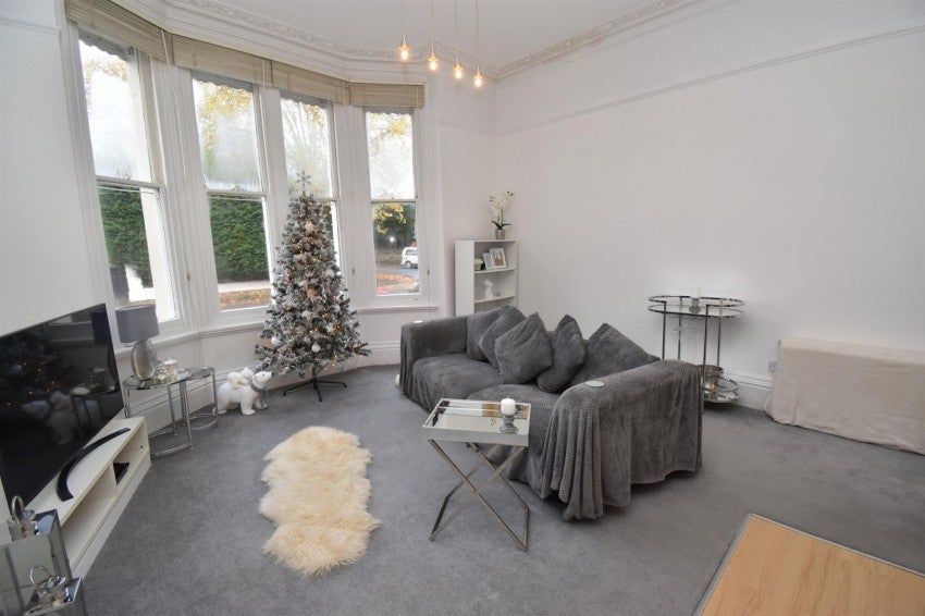 Flat Milverton Terrace in Royal Leamington Spa