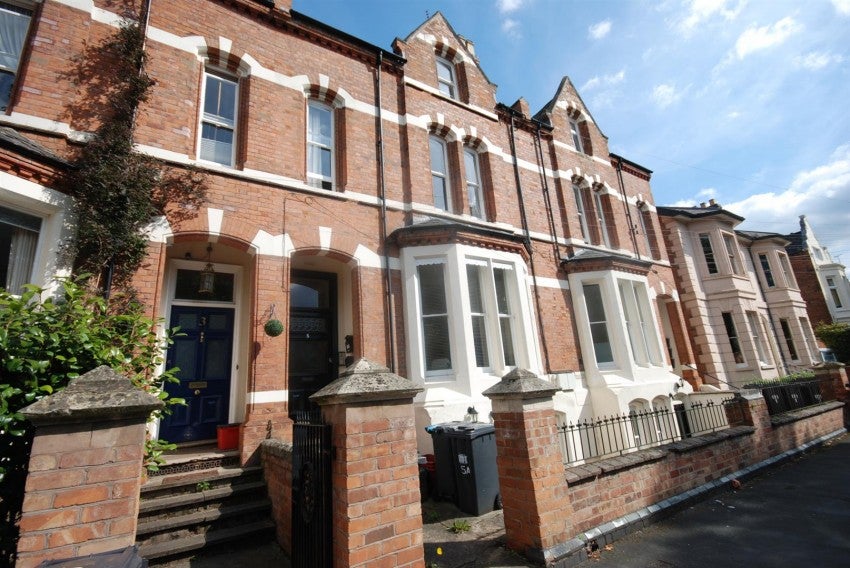Flat Milverton Terrace in Royal Leamington Spa