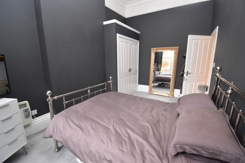 Flat Milverton Terrace in Royal Leamington Spa