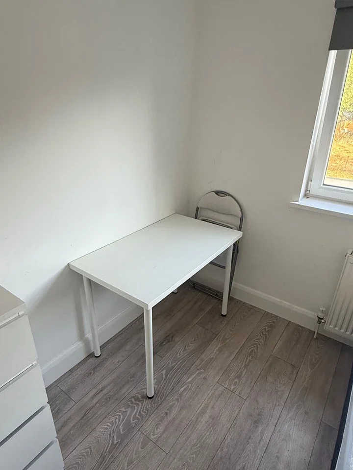 Room Malden Way in Greater London