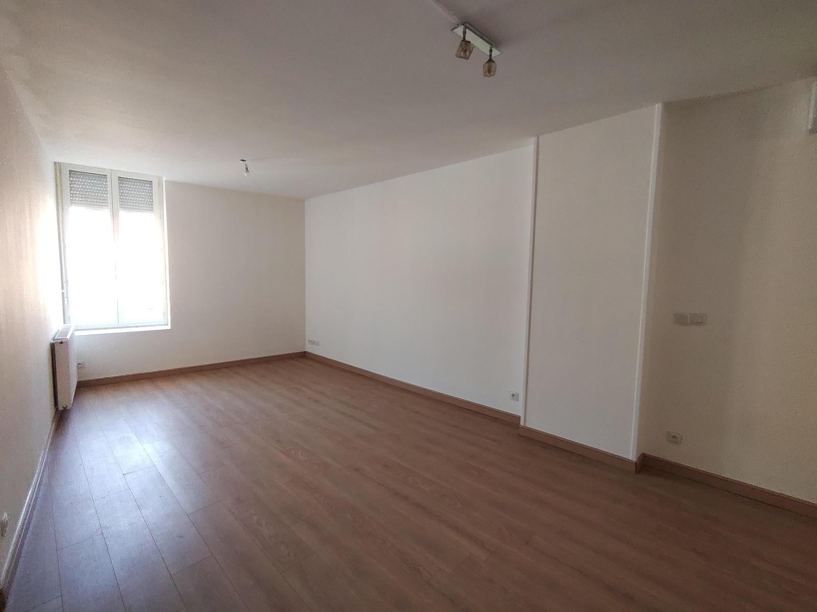 Flat Place Sadi Carnot in Givors