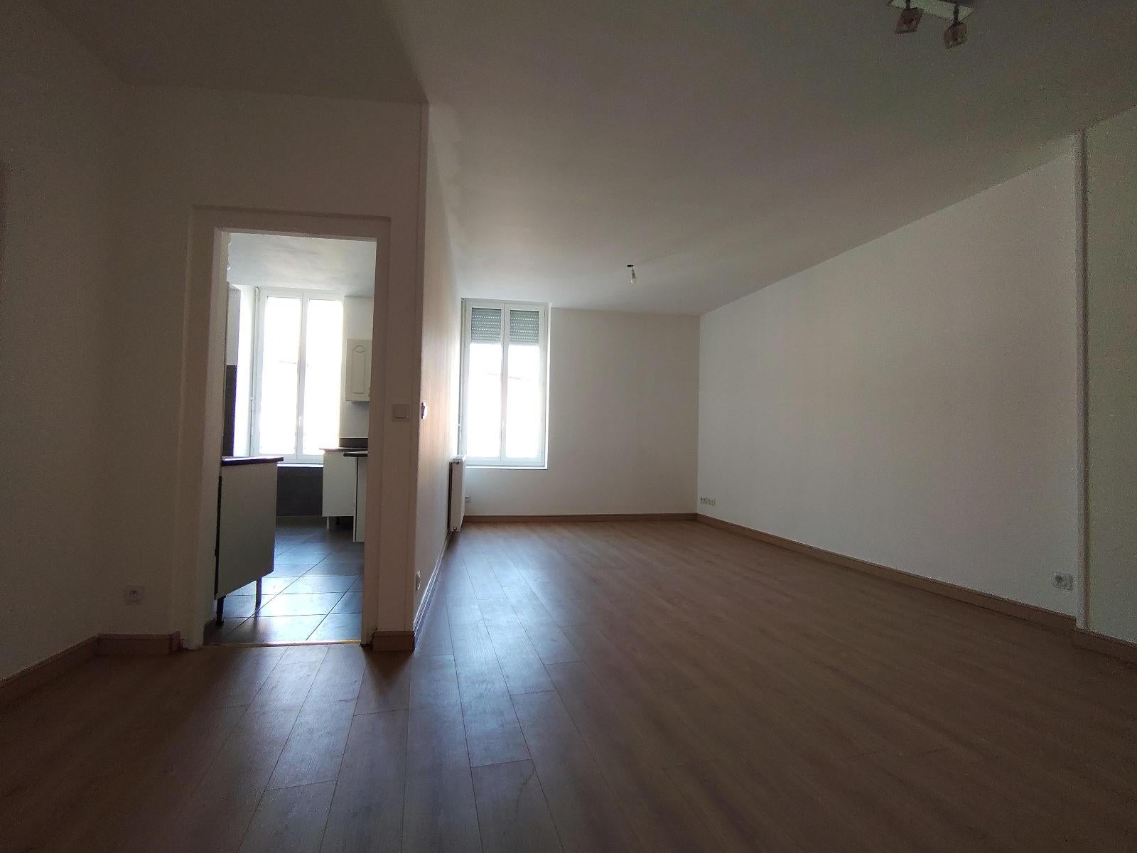 Flat Place Sadi Carnot in Givors