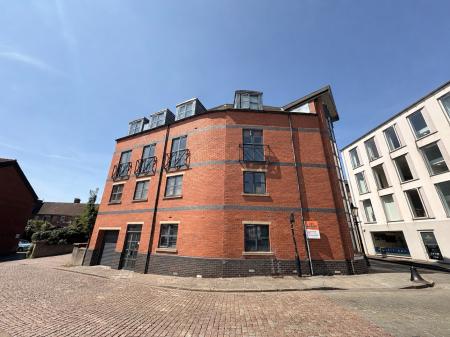 Flat Swan Street in Lincoln