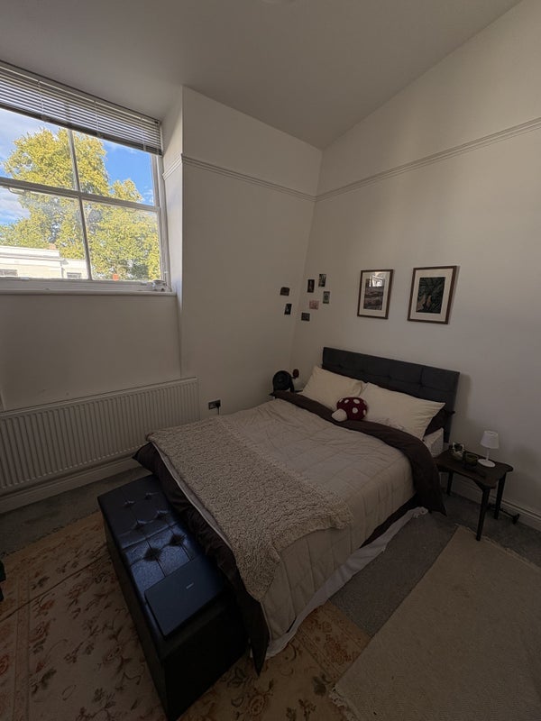 Room Stockwell Park Road in Greater London