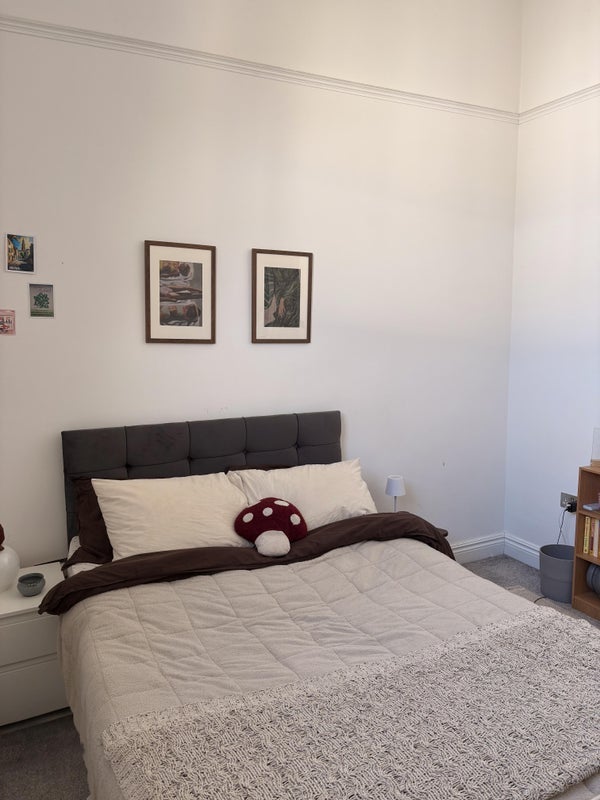 Room Stockwell Park Road in Greater London
