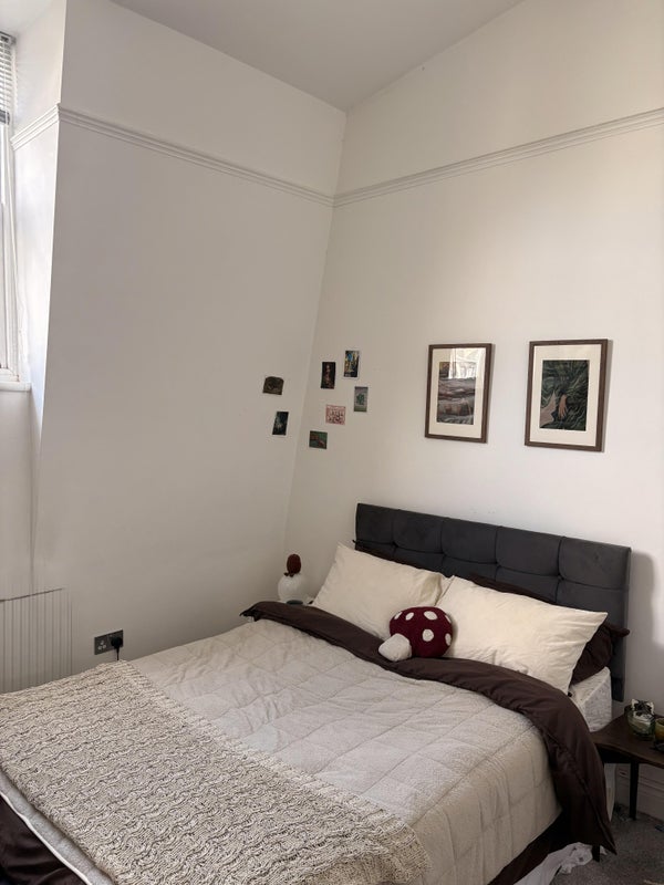 Room Stockwell Park Road in Greater London