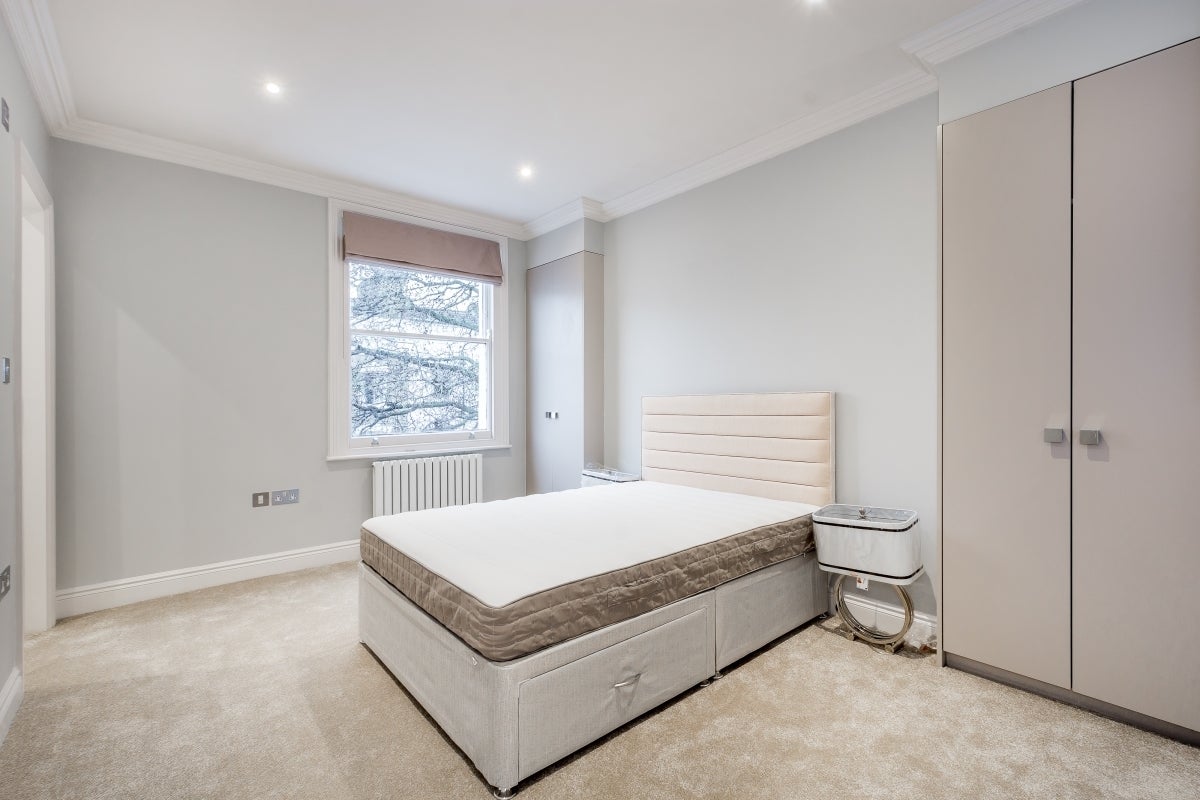 Flat Grosvenor Avenue in Greater London