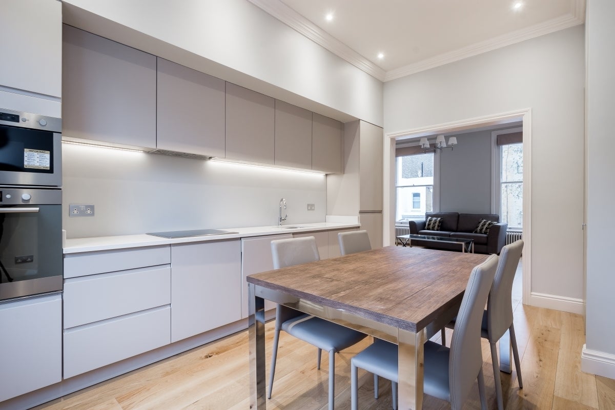 Flat Grosvenor Avenue in Greater London