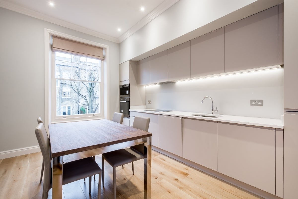 Flat Grosvenor Avenue in Greater London