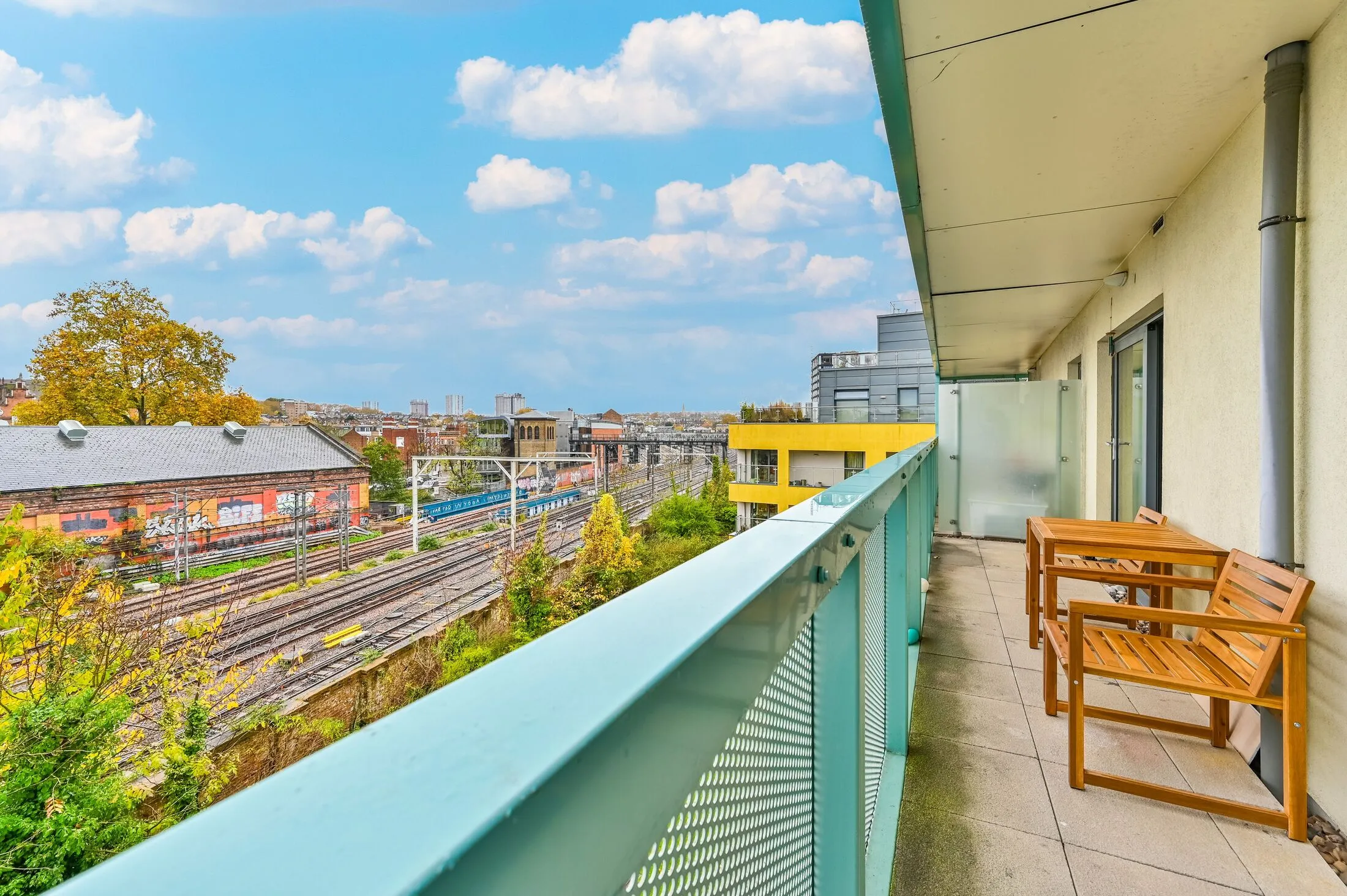 Flat Southampton Bridge in Greater London