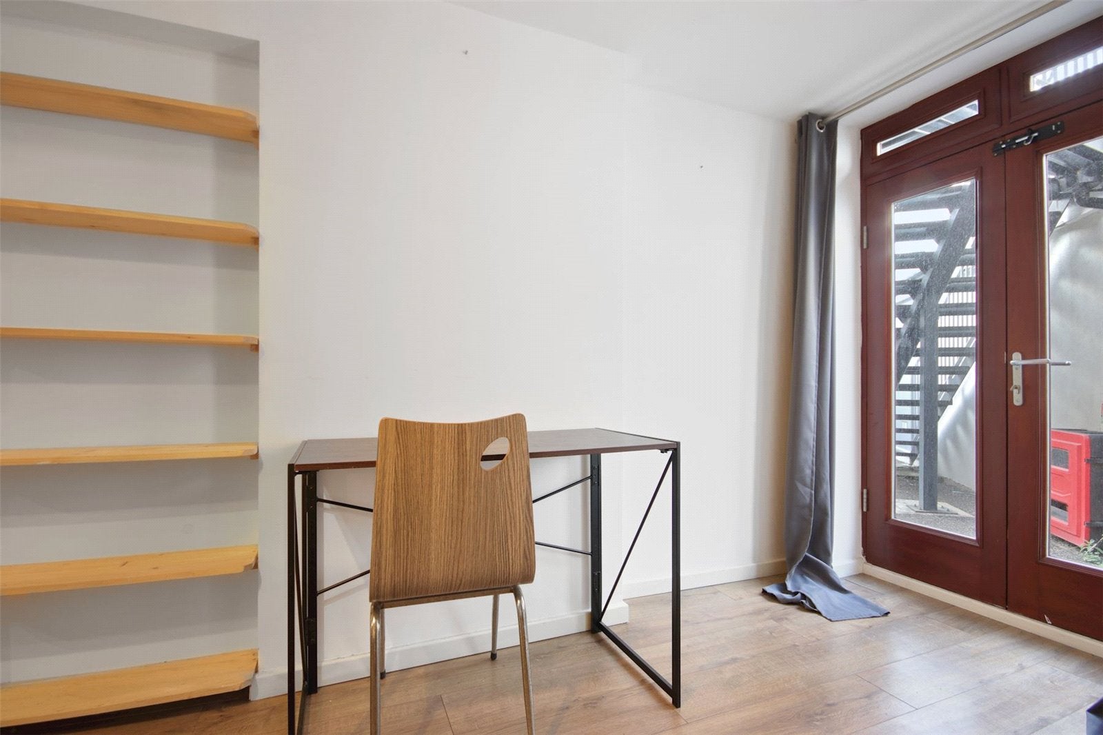 Flat Dawes Road in Greater London