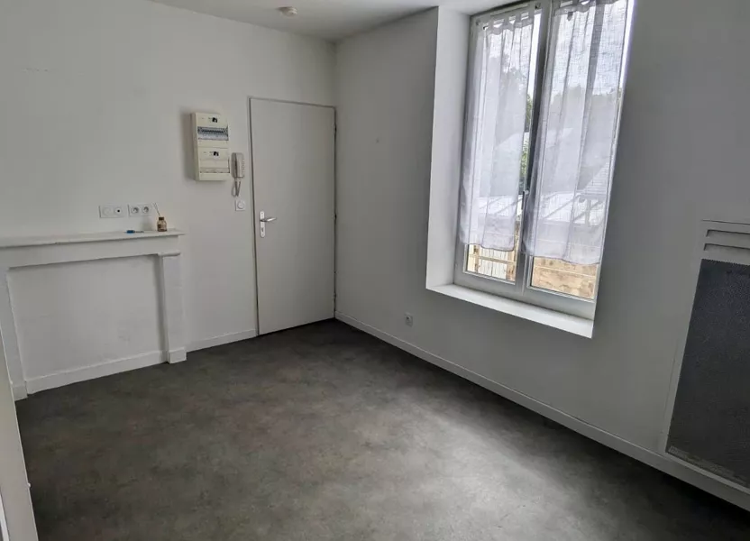 Chambre Rue de l'Intendant Le Nain à Poitiers