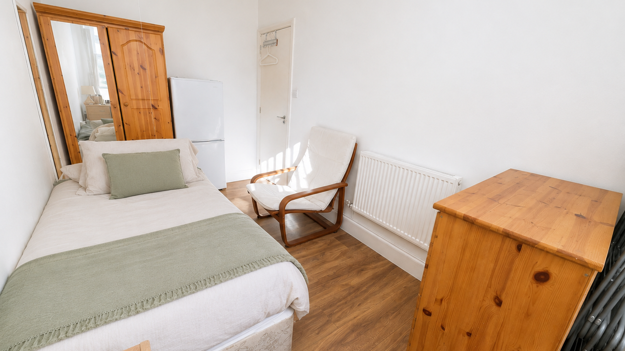 Room Portland Road in Luton