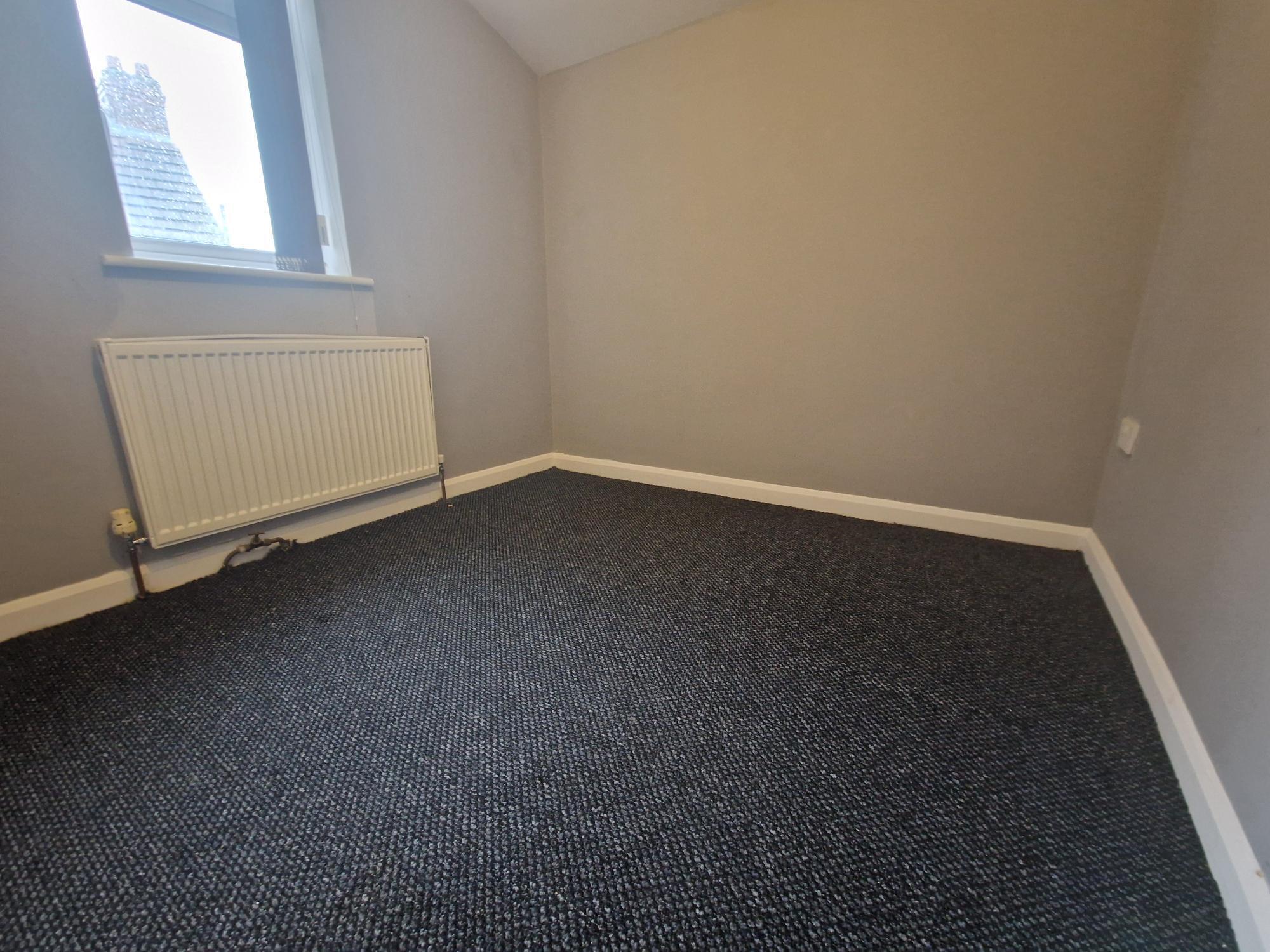 Flat Pontefract Road in Wakefield