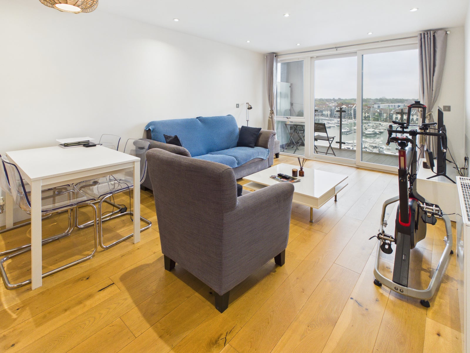 Flat Maritime Walk in Southampton