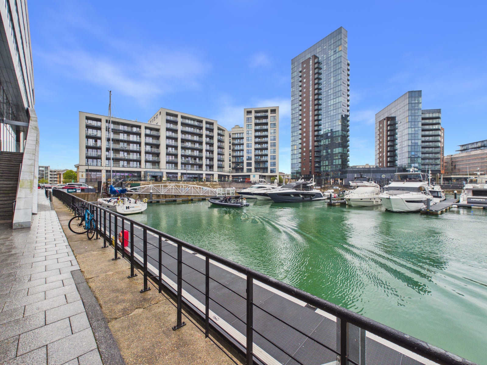 Flat Maritime Walk in Southampton