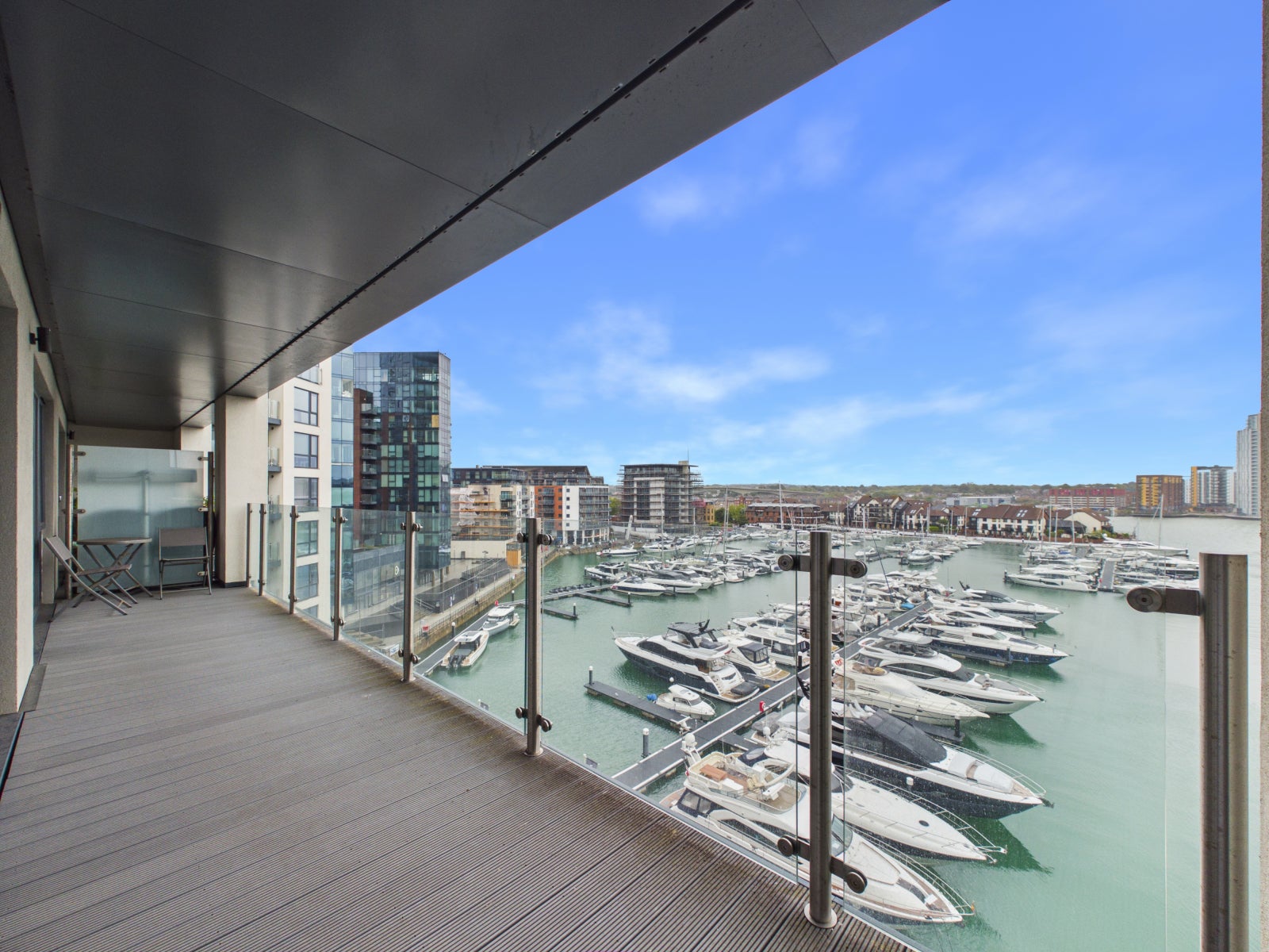 Flat Maritime Walk in Southampton