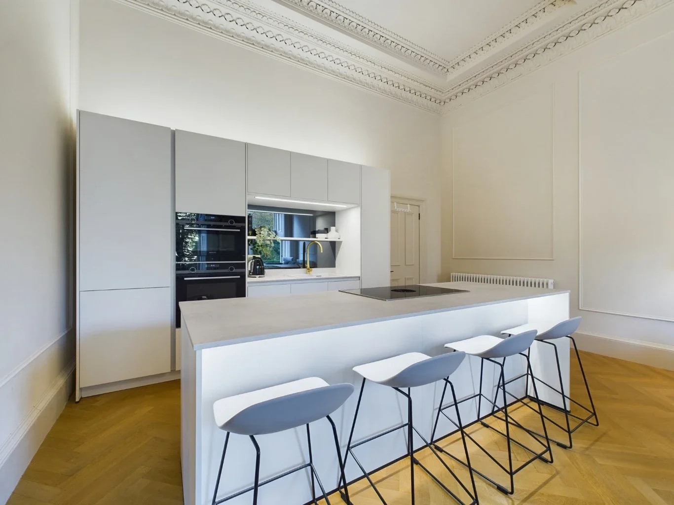 Flat Lynedoch Crescent in Glasgow