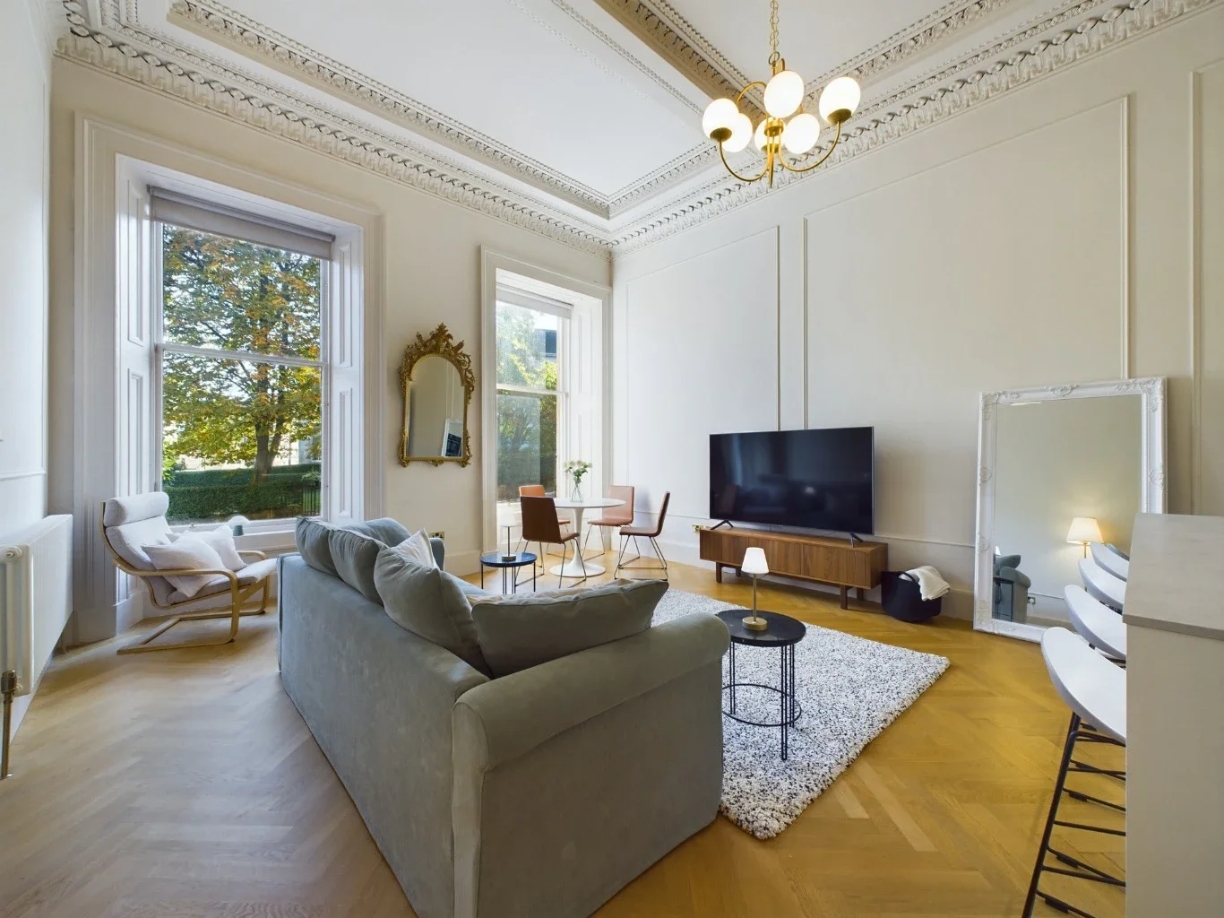 Flat Lynedoch Crescent in Glasgow