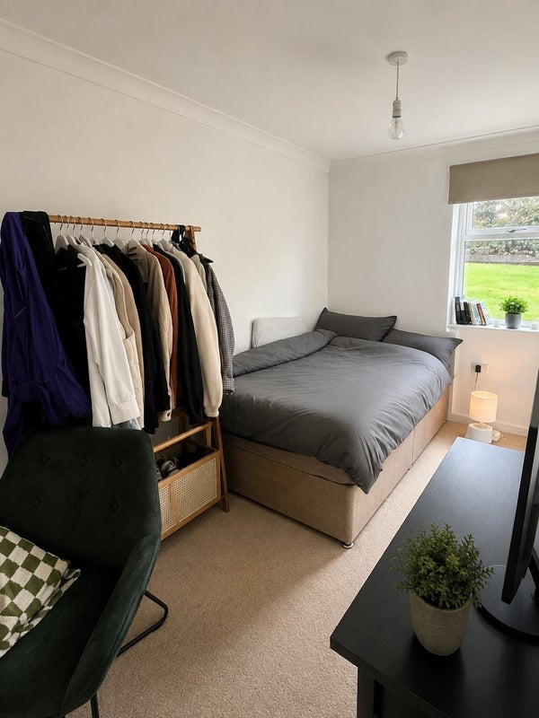 Room Millbrae Crescent in Glasgow