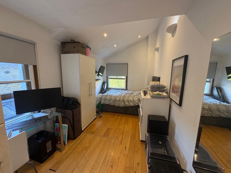 Room North Street in Greater London