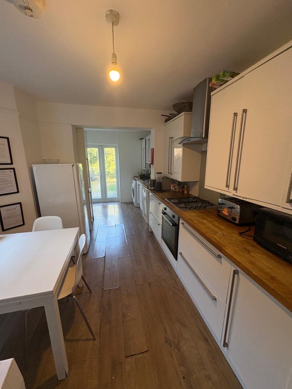Room North Street in Greater London