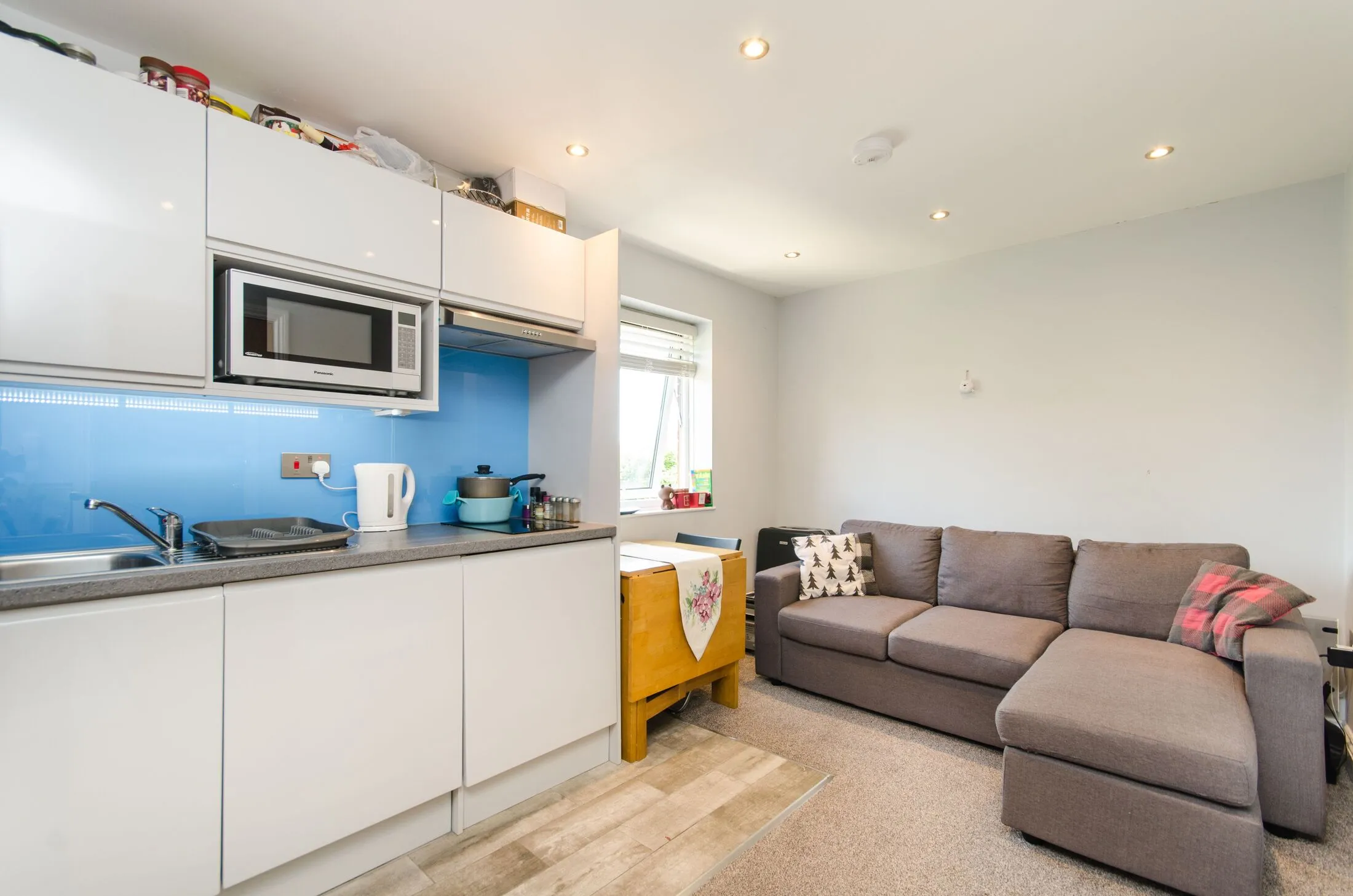 Flat Sentinel Close in Greater London