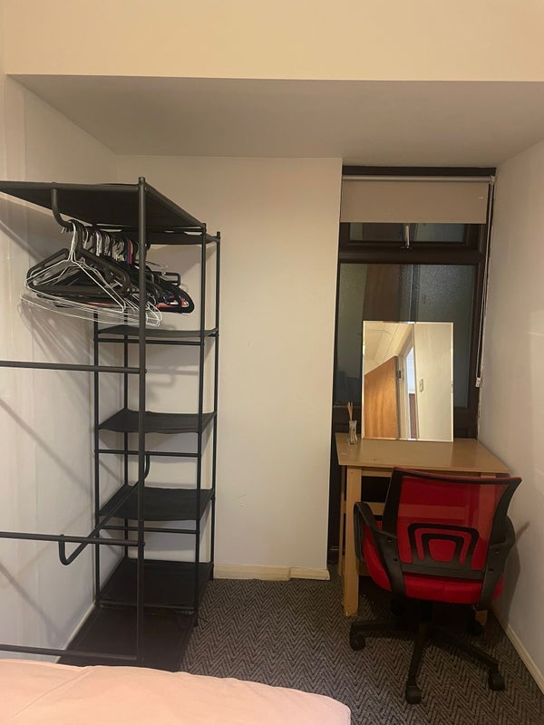 Room Torrington Place in Greater London