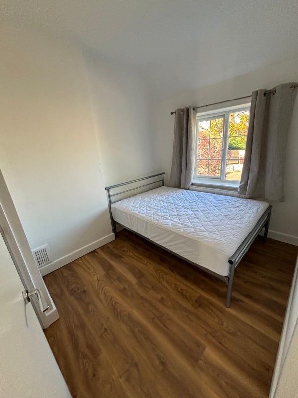 Room The Curve in Greater London