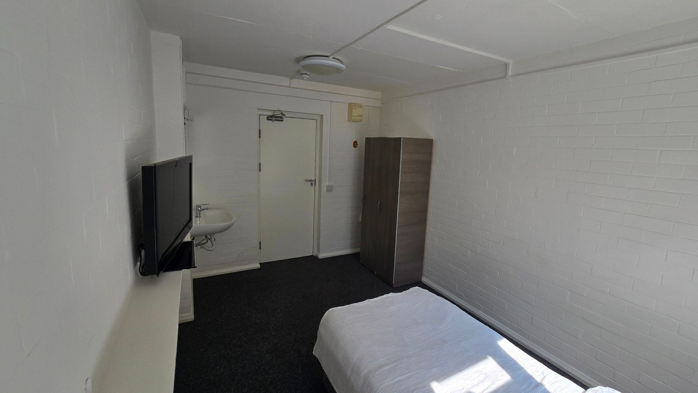 Room Daisy Bank Road in Manchester