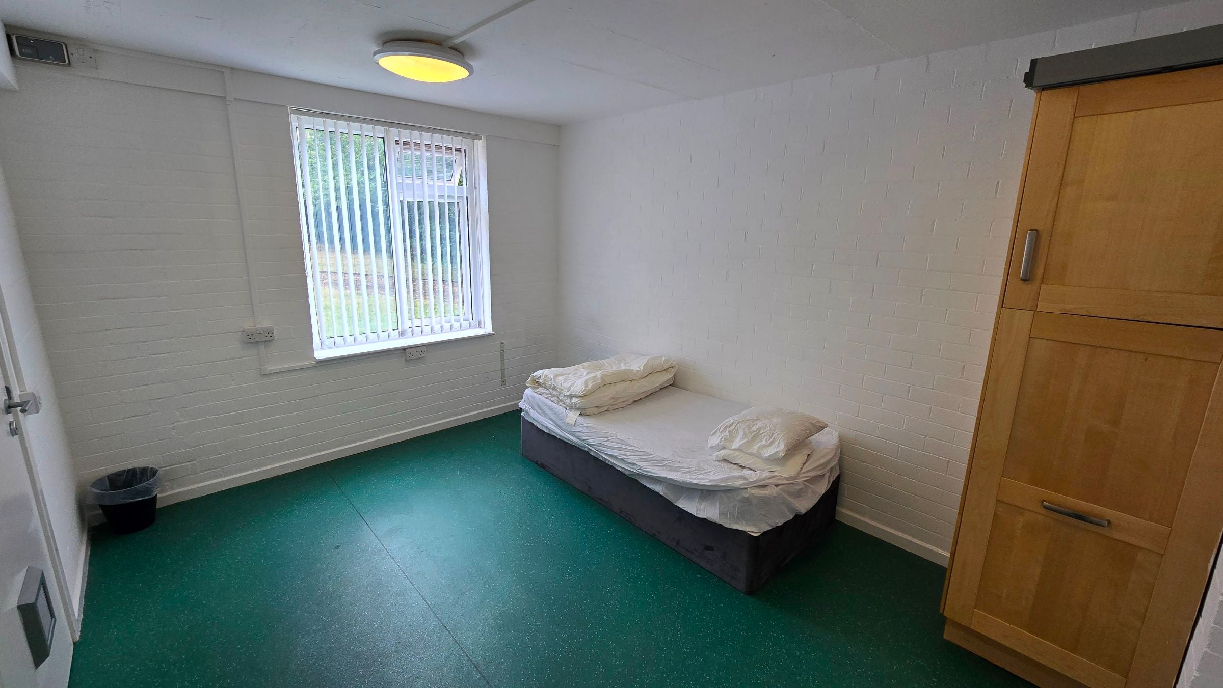 Room Daisy Bank Road in Manchester