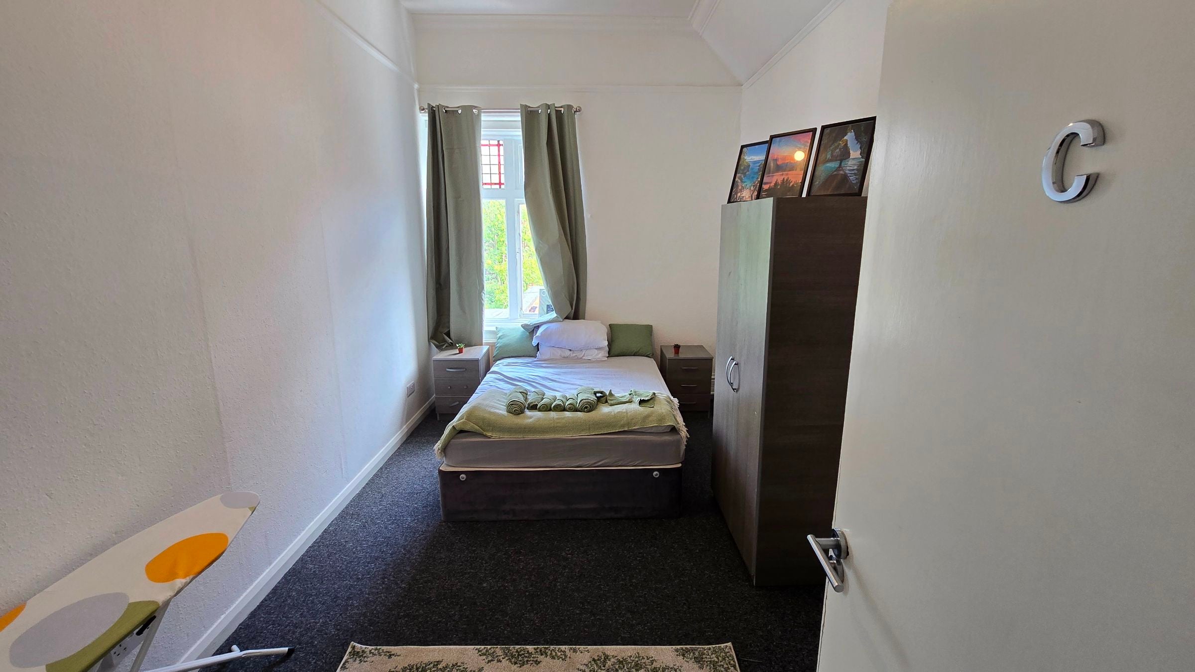 Room Daisy Bank Road in Manchester