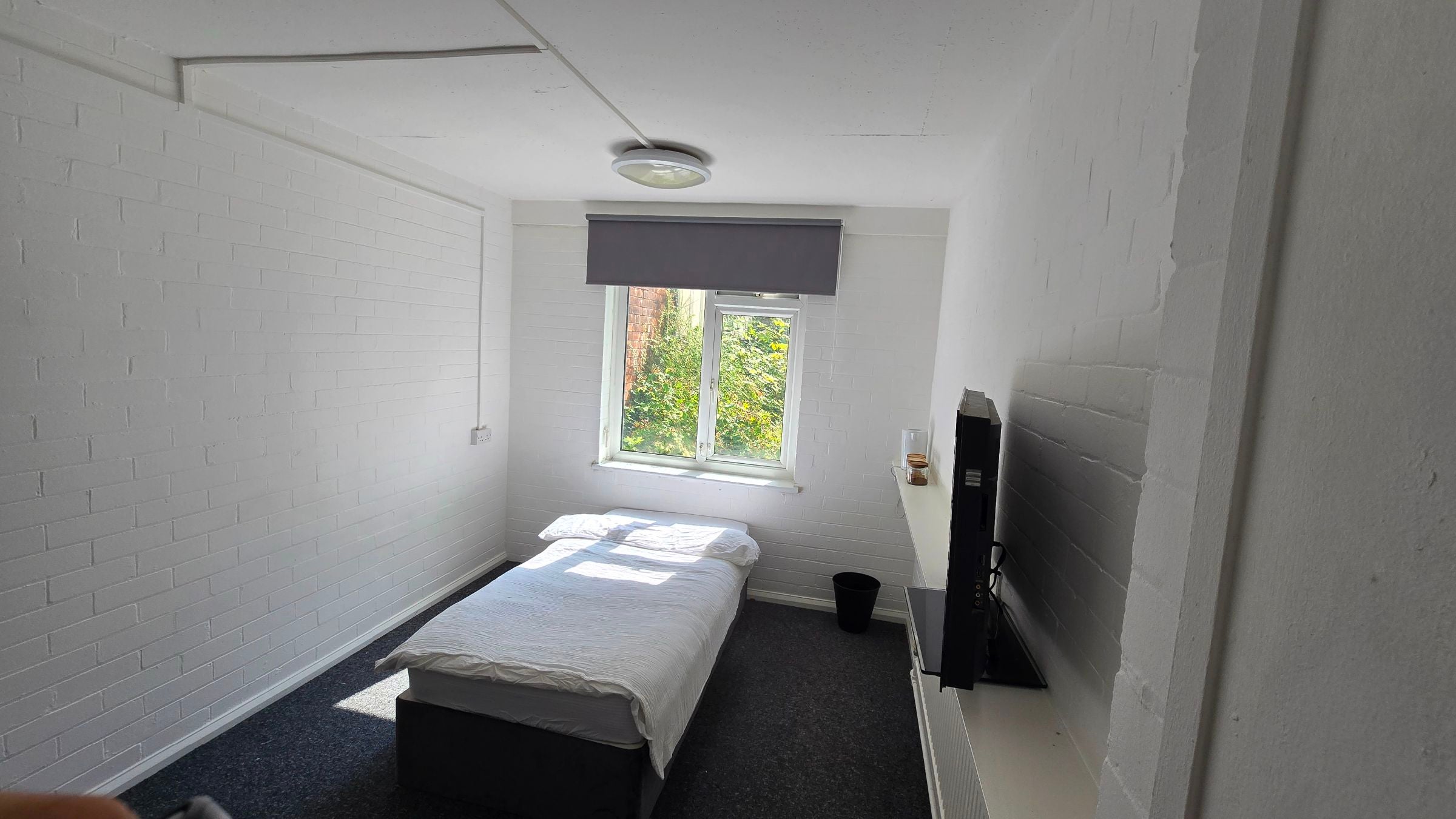Room Daisy Bank Road in Manchester