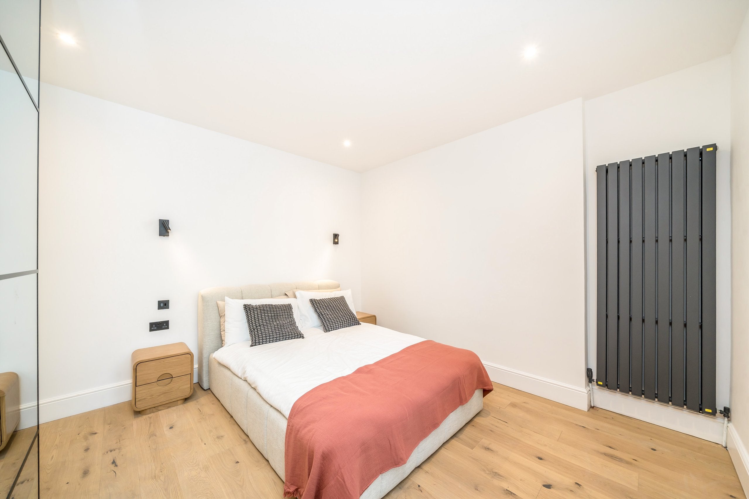 Flat Camberwell Green in Greater London