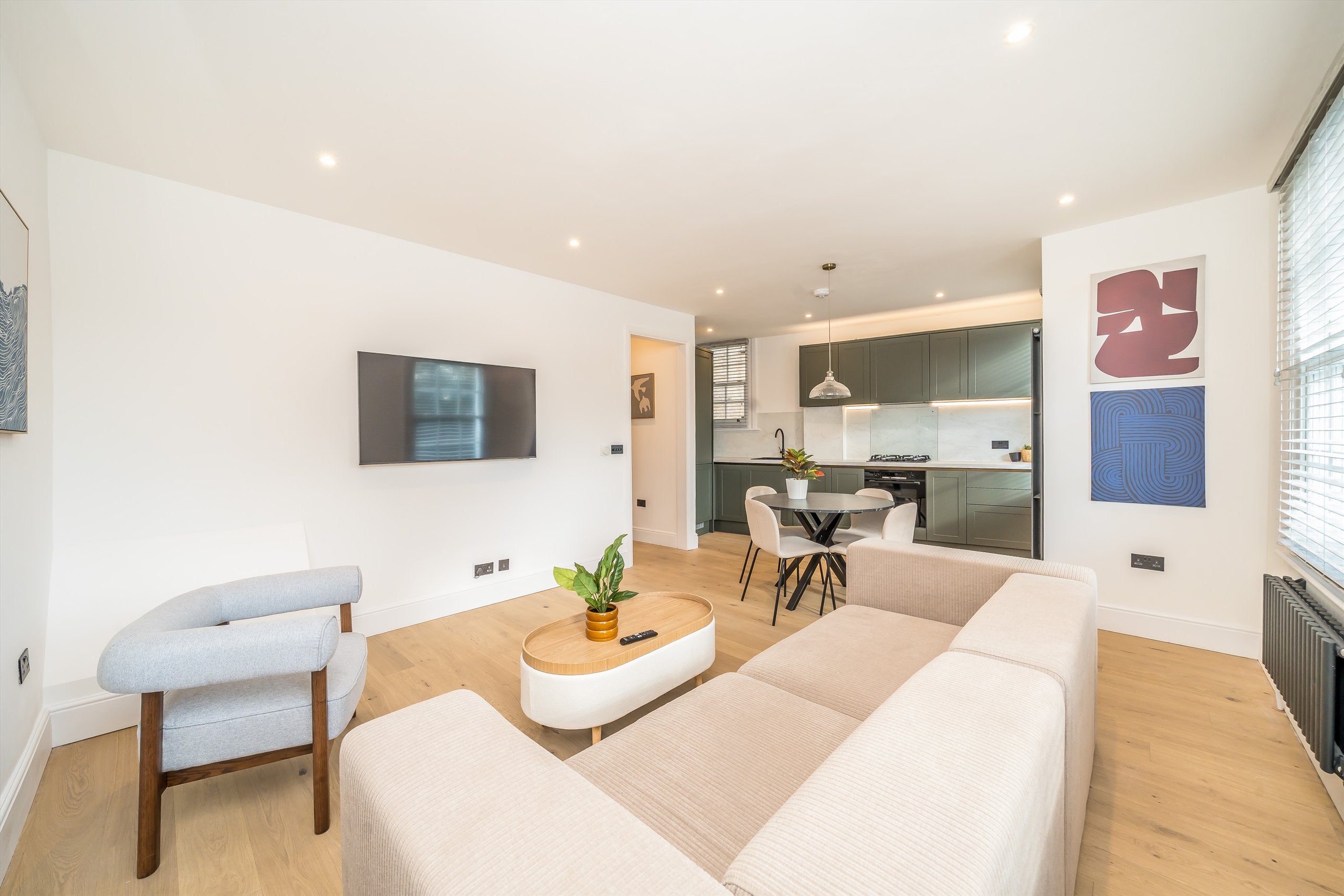 Flat Camberwell Green in Greater London