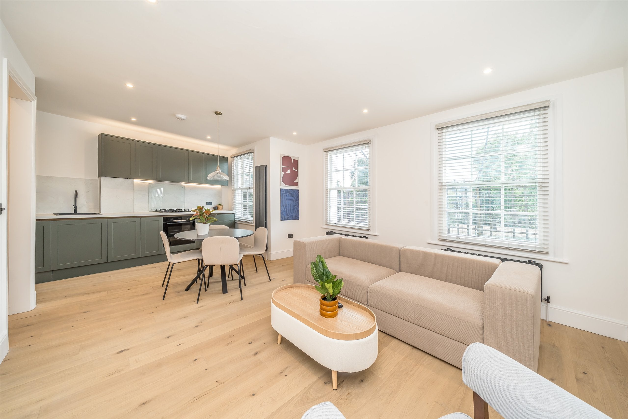 Flat Camberwell Green in Greater London
