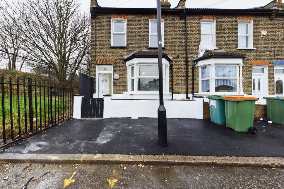 House Fabian Street in Greater London