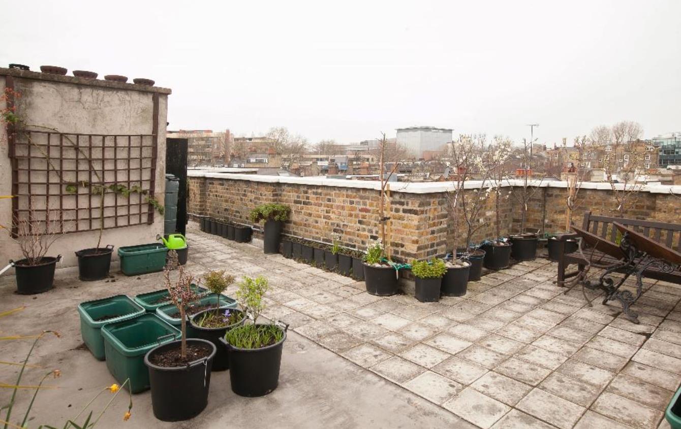 Flat Rawstorne Street in Greater London