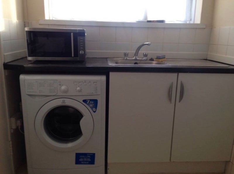 Room Granleigh Road in Greater London
