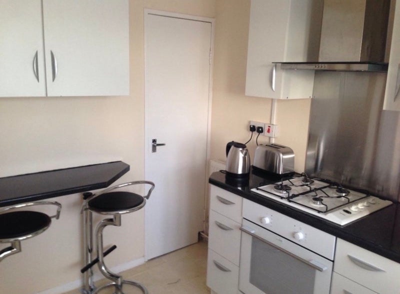 Room Granleigh Road in Greater London