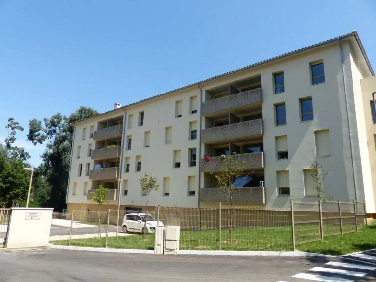 Appartement Place des Carriers à Châteauneuf-sur-Isère
